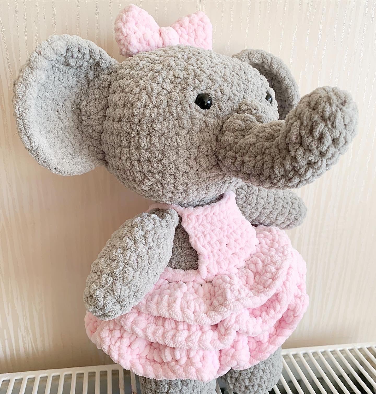Super large dotty the elephant